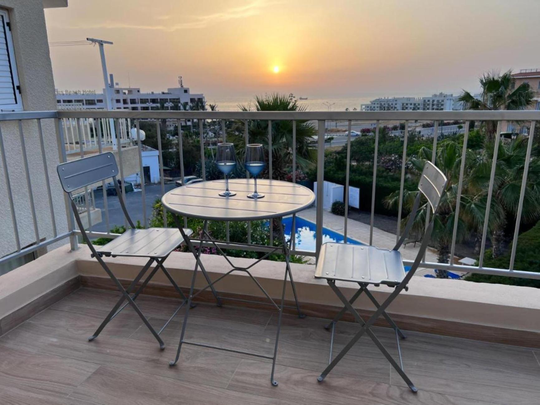 H&O Diamond Complex Sea View Apartment Paphos ภายนอก รูปภาพ