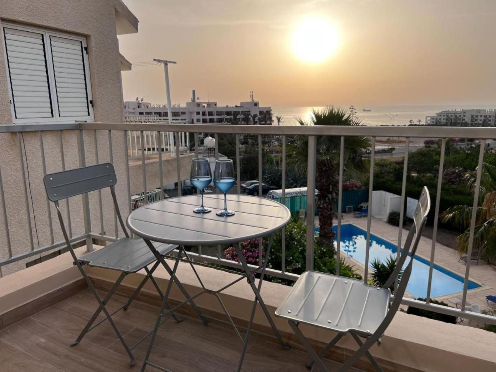 H&O Diamond Complex Sea View Apartment Paphos ภายนอก รูปภาพ